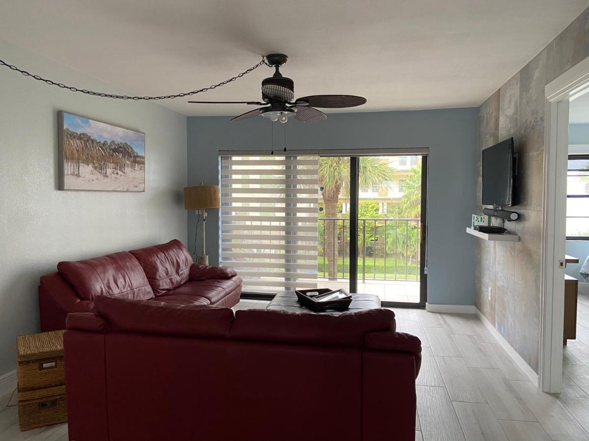 Escape To Paradise St. Pete Beach Exterior photo