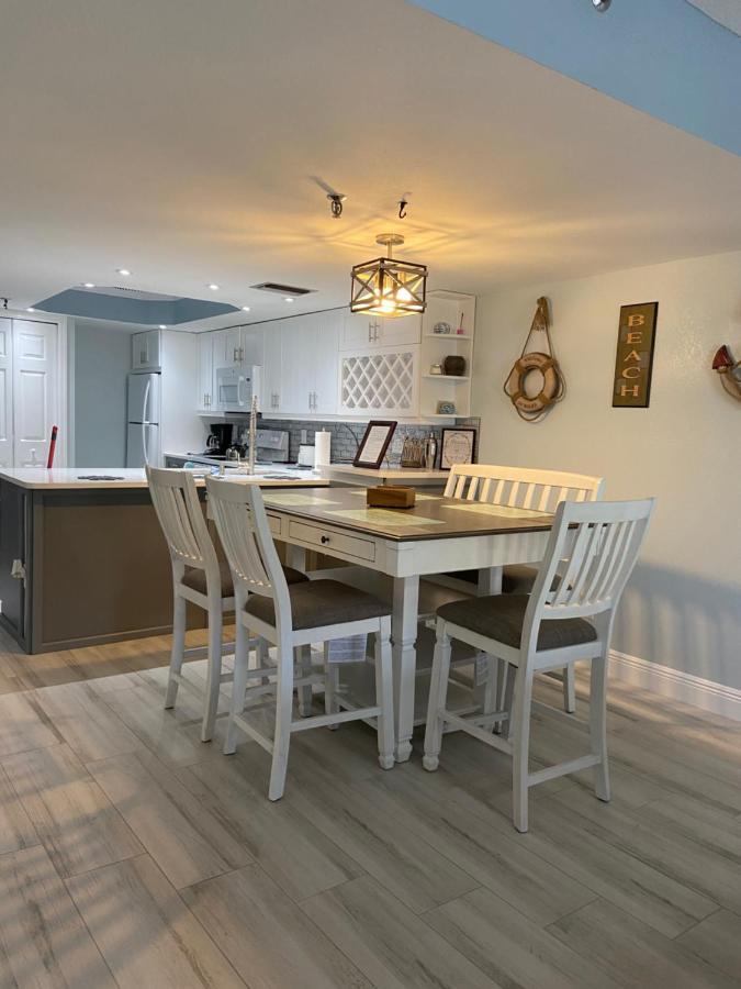 Escape To Paradise St. Pete Beach Exterior photo